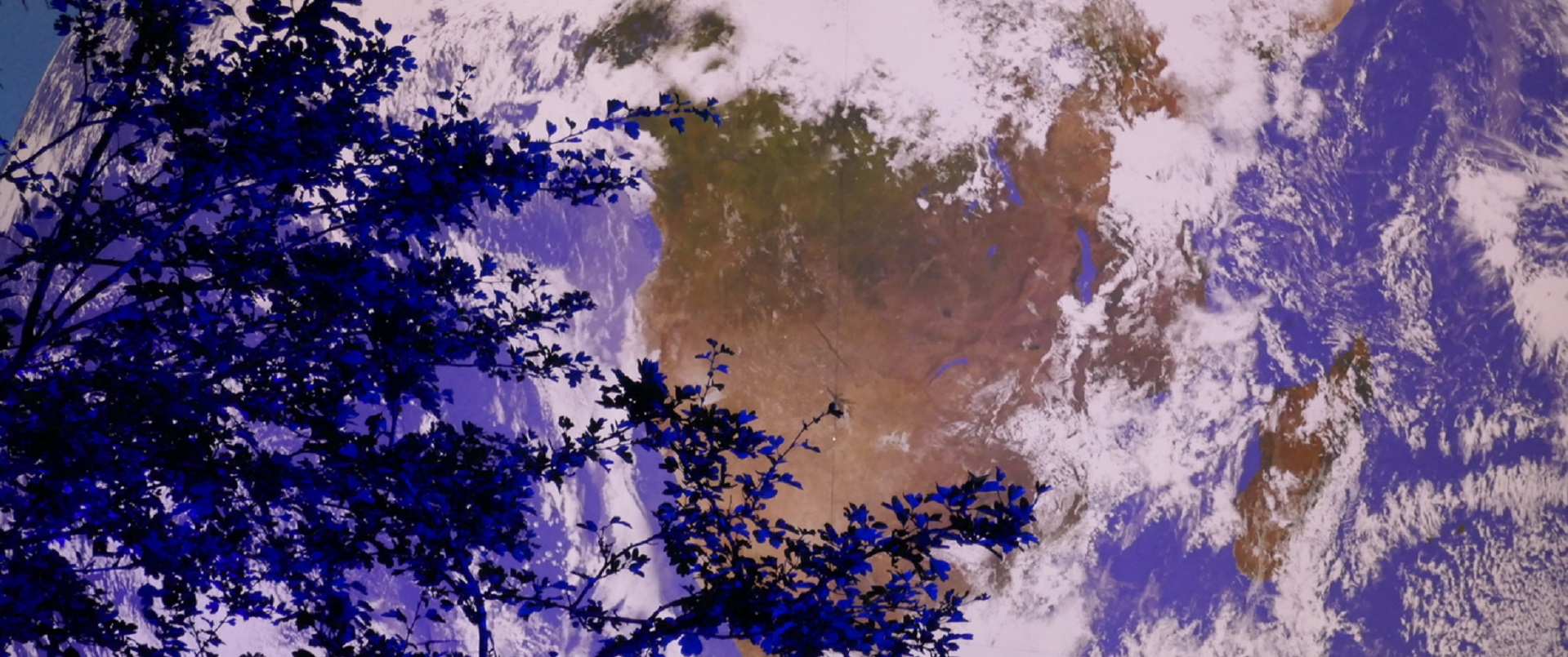 World renowned artist to bring his floating Earth sculpture to Queens Gardens in March